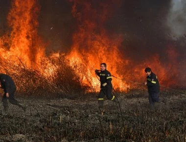 Διάσπαρτες εστίες στην Εύβοια- Σε ετοιμότητα η Πυροσβεστική